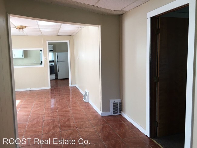 Building Photo - 3 br, 1 bath House - 333 W Grand Ave