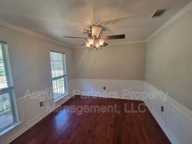 Foto del edificio - 157 Moss Creek Dr