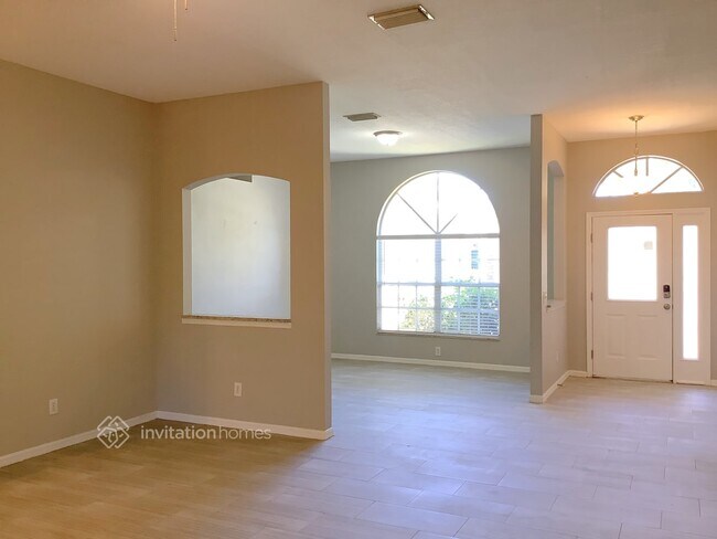 Foto del edificio - 2253 Towering Oaks Cir