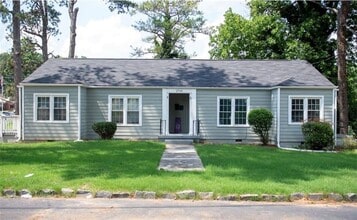 Building Photo - 2718 Miles Cir