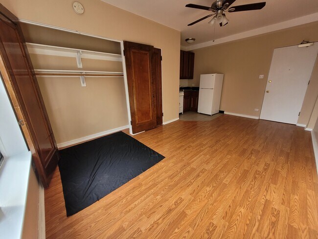 Foto del edificio - 6209 N Winthrop Ave
