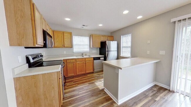 Building Photo - 255 Luzelle Dr