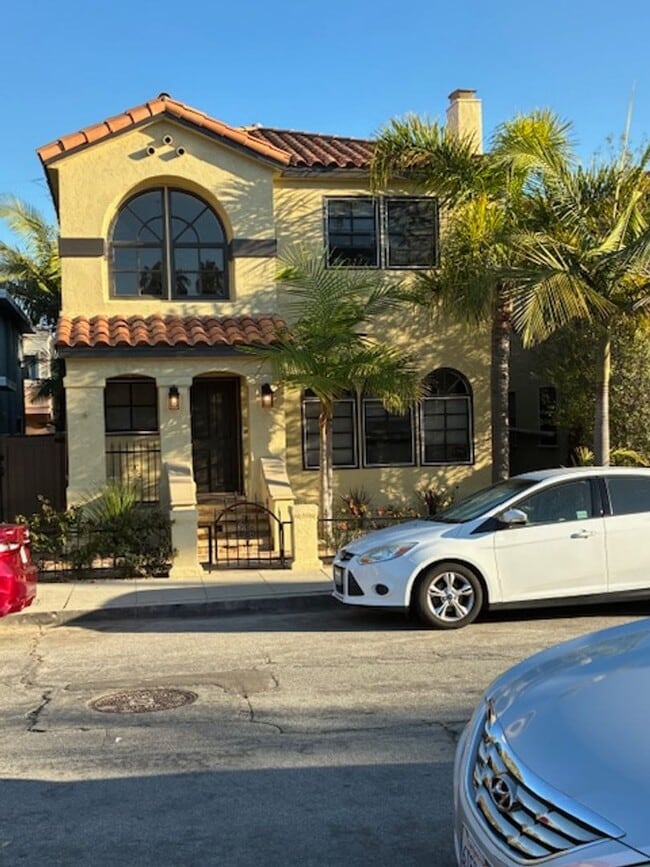 Building Photo - 210 St Joseph Ave