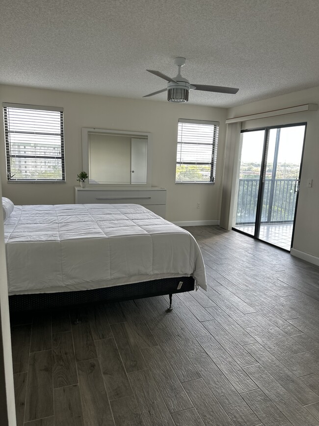 Foto del edificio - 2240 N Cypress Bend Dr