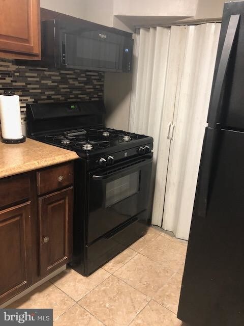 Foto principal - 2435 Iverson St