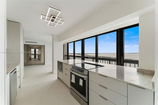 Building Photo - 2333 Brickell Ave