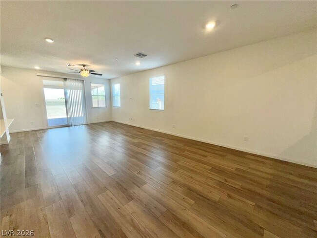 Foto del edificio - 728 Wild Highlands Ln