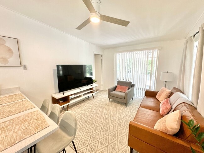 Foto del edificio - PHA (4073 Springs Ln)