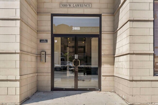 Foto del edificio - 3000 W Lawrence Avenue Unit 2B