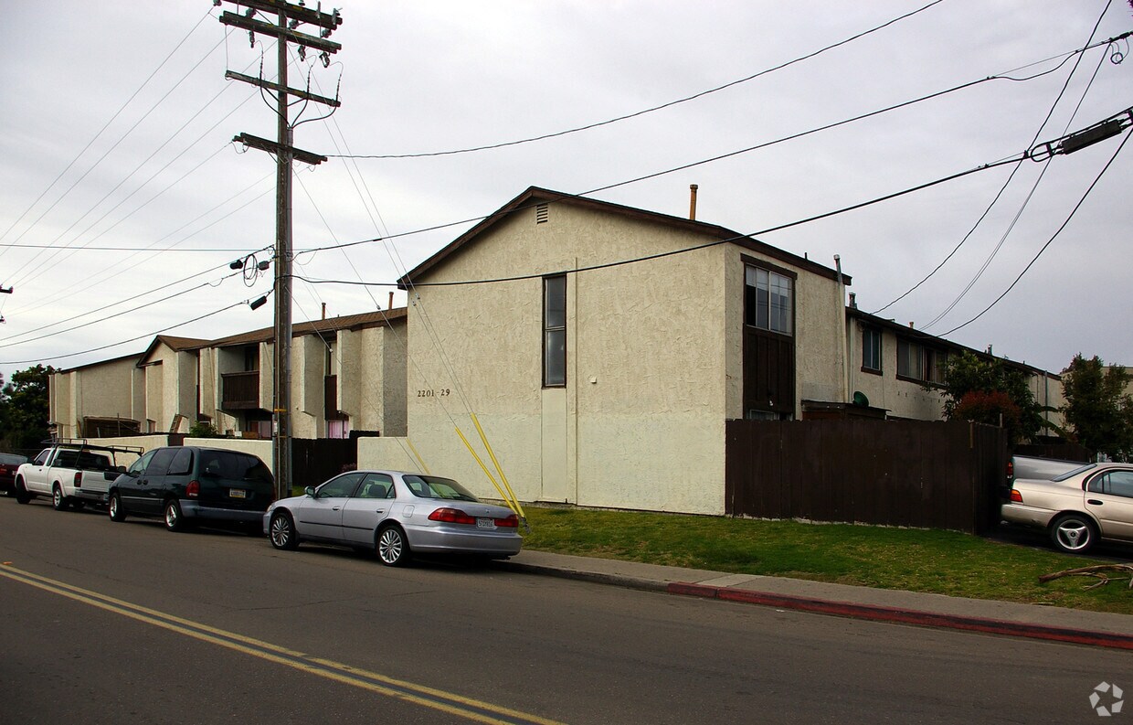 Building Photo - 2201-2229 Comstock St