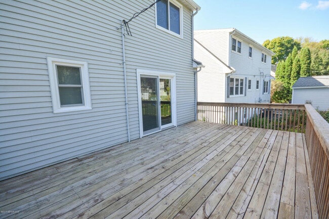 Building Photo - Cape Cod style home - completely updated throughout!