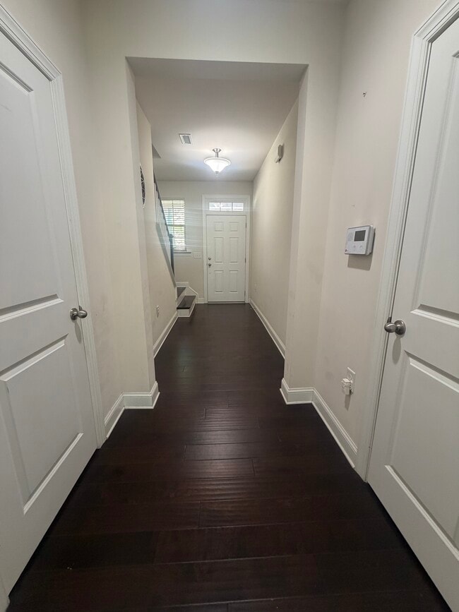 Foto del edificio - 220 Concordia Woods Dr