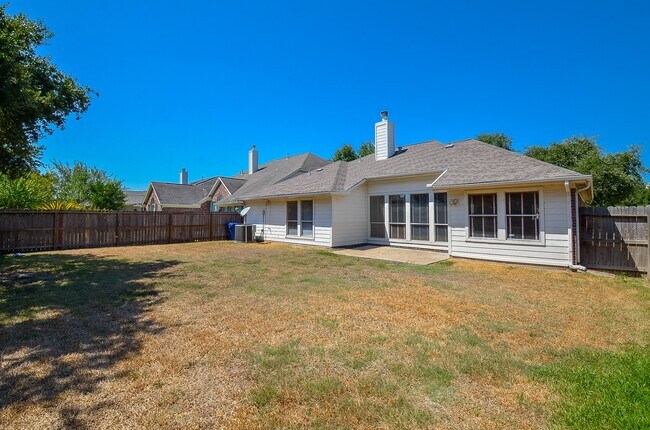Foto del edificio - 17315 Kenton Crossing Ln