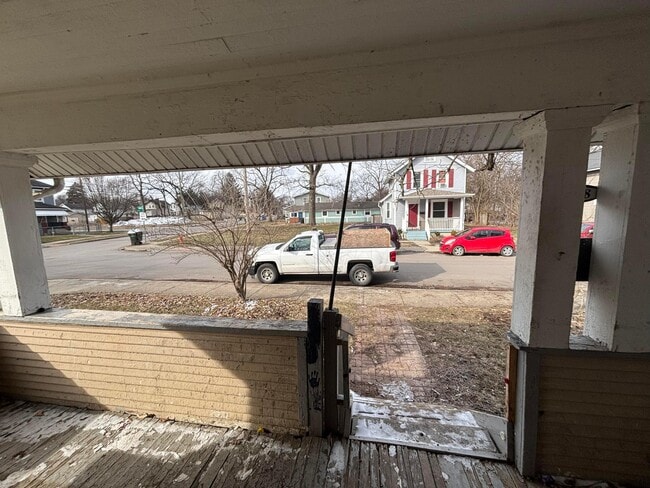 Building Photo - 218 Lechner Ave