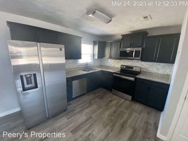 Foto del edificio - 3 br, 2 bath House - 5566 Quietwood Place
