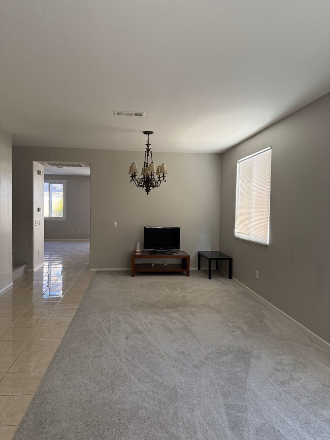 Foto del edificio - "Spacious 6-Bedroom Moreno Valley Haven wi...