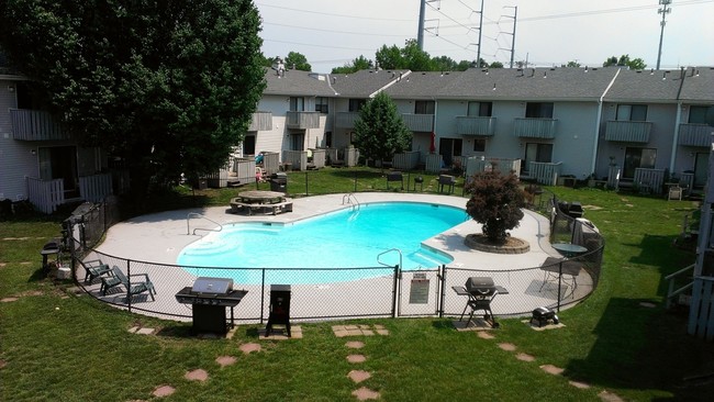 Pool - The Pines Apartments