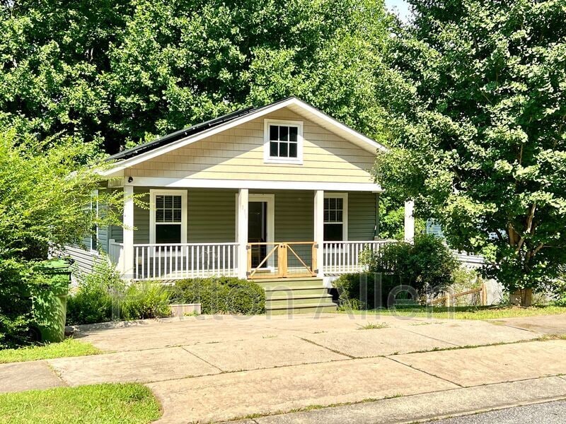 Primary Photo - 130 Warren Haynes Dr