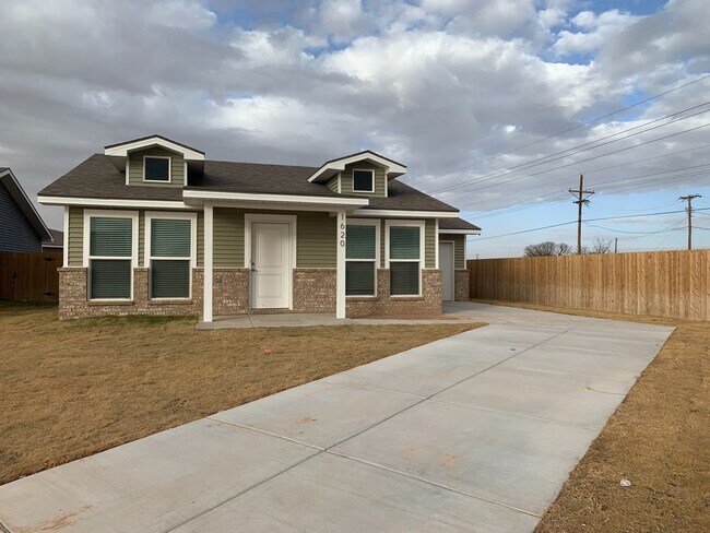 Building Photo - Cute Cottage in Bell Farms at the end of a...
