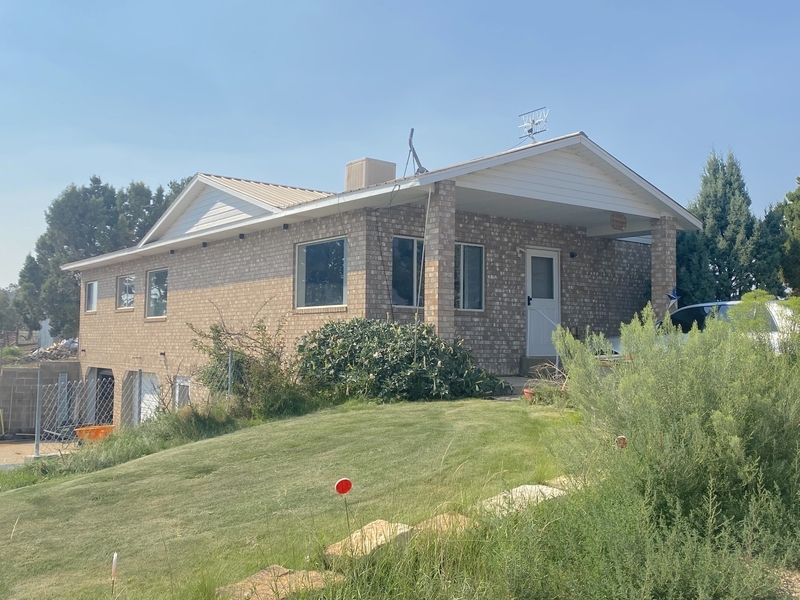 Primary Photo - 2020 N Blue Mountain Rd