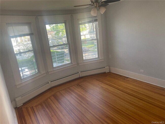 Foto del edificio - 32 Grandview Ave