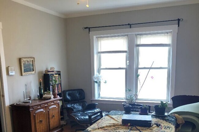 Foto del edificio - 5630 N Ashland Ave