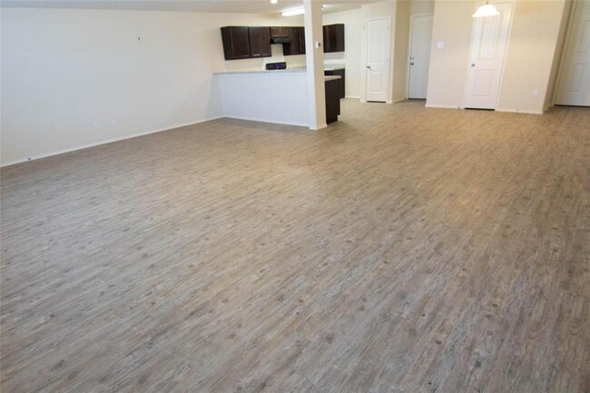Building Photo - 2085 Oakwood Forest Dr