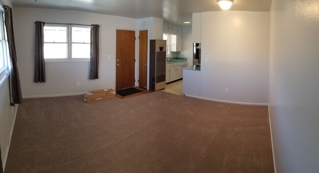 Building Photo - 429 E Pine St