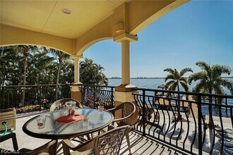 Building Photo - 232 Bayshore Dr