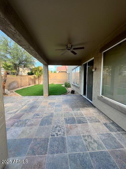 Building Photo - 10618 W Lone Cactus Dr