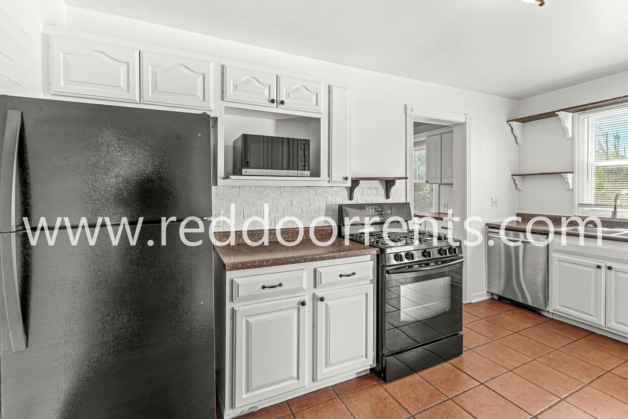 Charming 4-Bedroom Home in Indianapolis - Charming 4-Bedroom Home in Indianapolis