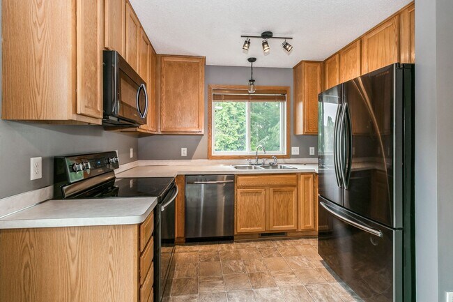 Foto del edificio - 2bd 2ba Ramsey town home avail. NOW 1699/m...