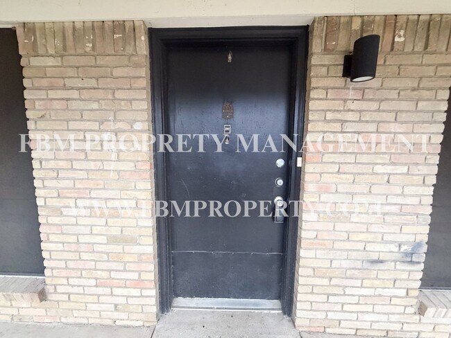 Building Photo - Marvin Place Apartments, Unit 207 - Cozy Upstairs 2 bedroom, 1.5 bathroom Home in Waxahachie, TX!