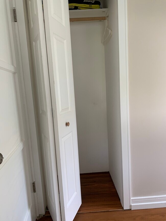 Foto del edificio - 467 E 44th Cir