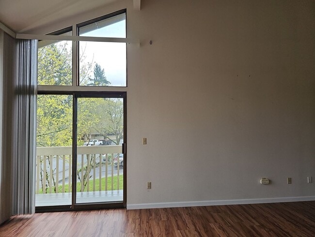 Building Photo - Amazing 3B/3B Single Family Home near Microsoft, prime Redmond location