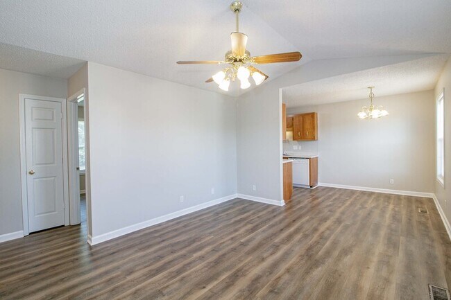 Building Photo - 233 Waterford Dr