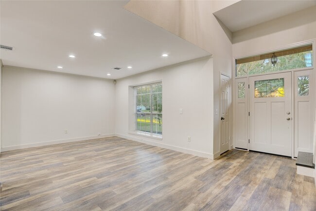 Building Photo - 3122 Rimrock Dr