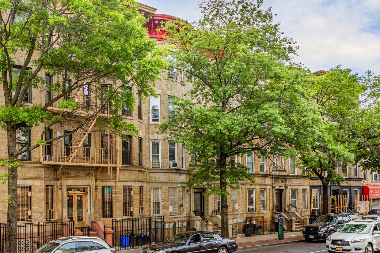 Foto principal - 639 Flatbush Ave