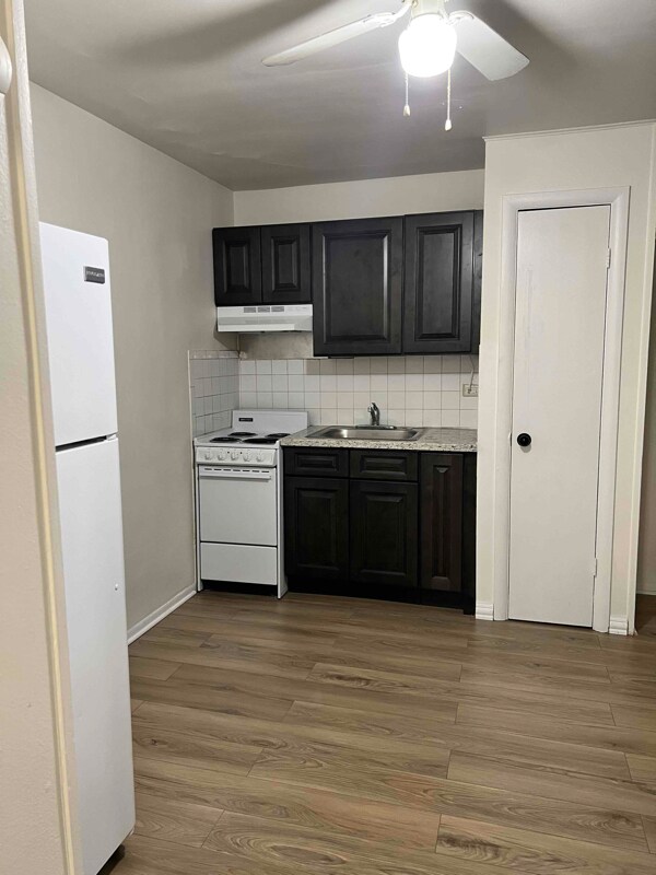 Foto del edificio - 4846 Butterfield Rd