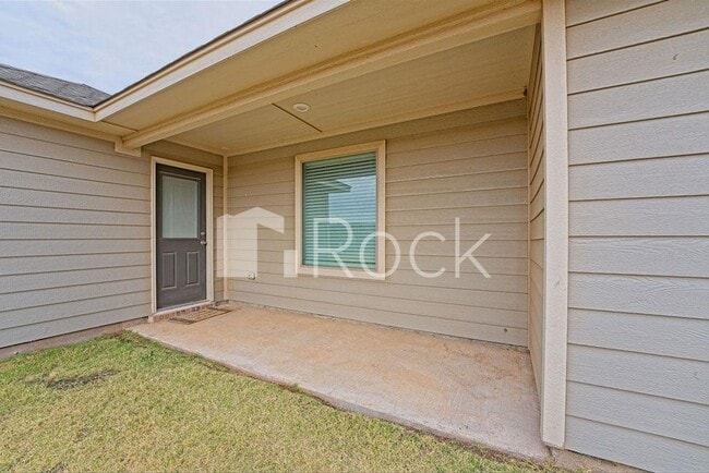 Building Photo - 2301 Scarlet Ln
