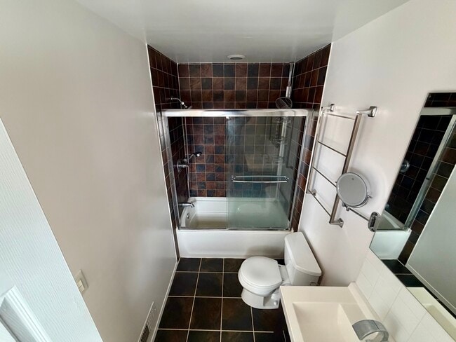 Building Photo - 15 Gallo Ct