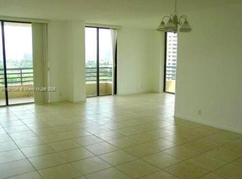 Foto del edificio - 3300 NE 191st St