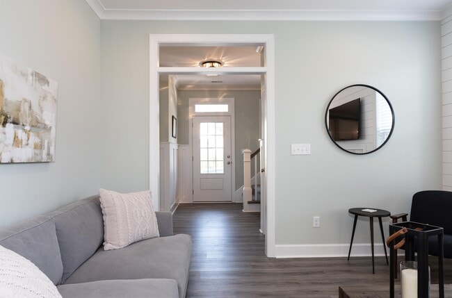 Photo - 400 27th St House