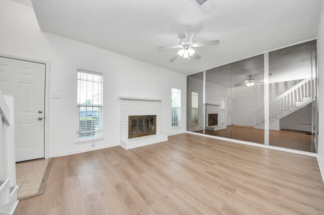 Foto del edificio - 12500 Brookglade Cir