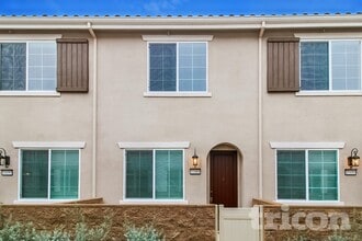 Building Photo - 10488 Viva Ct