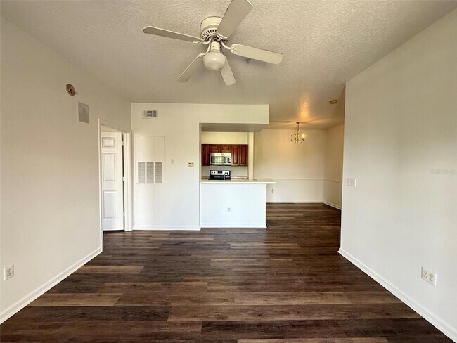 Building Photo - 14316 Fredricksburg Dr