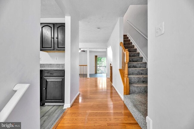 Building Photo - 2406 Lemontree Ln
