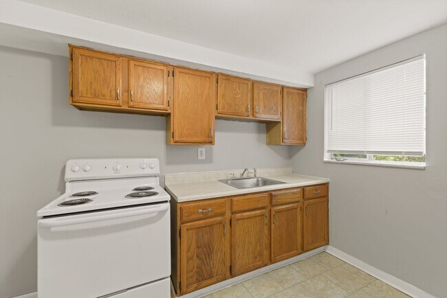 Building Photo - 462-464-464 Idlewood Rd