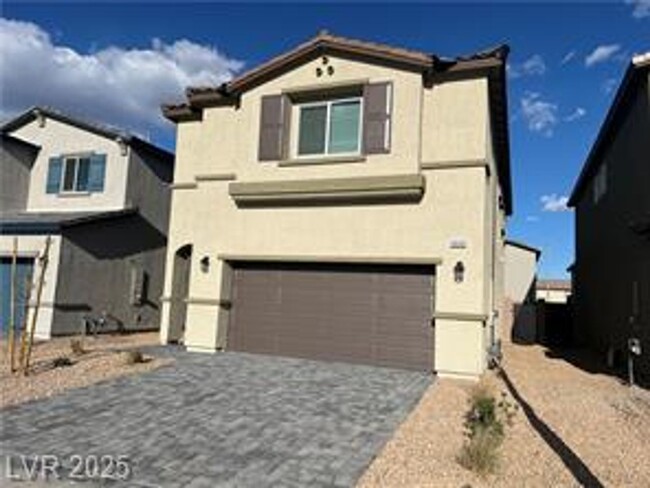 Building Photo - Never-lived-in contemporary single-family ...