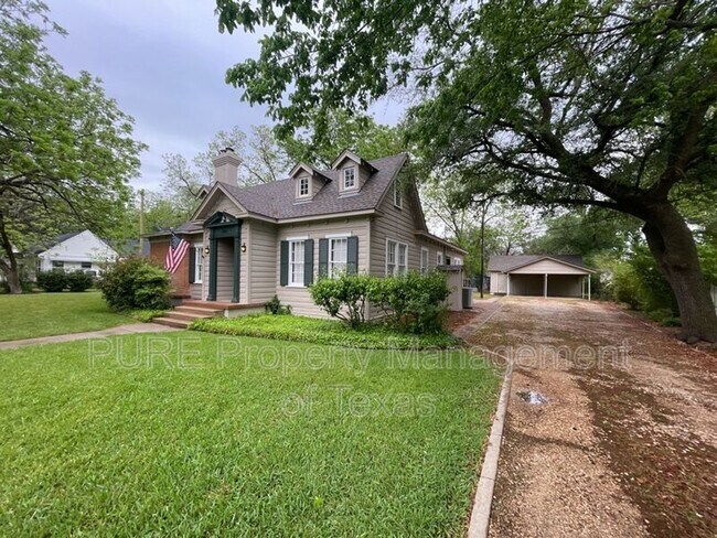 Foto del edificio - 1307 W Lake Dr